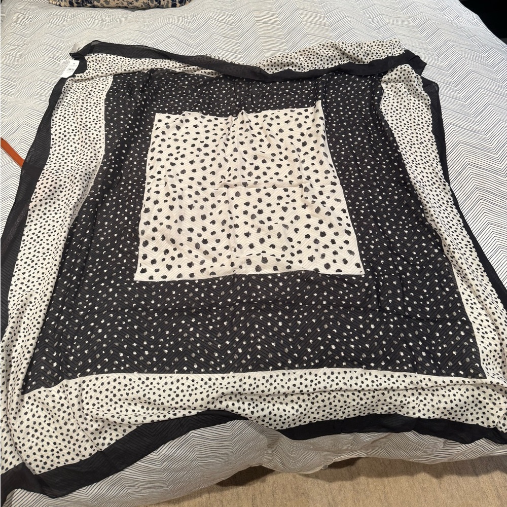LOFT Square Black and White Scarf